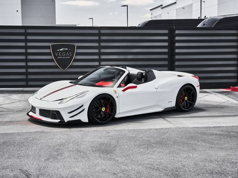 Used 2014 Ferrari 458 Spider RWD image 5