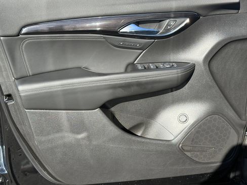 Used 2023 Buick Envision Essence w/ Sport Touring Package image 17