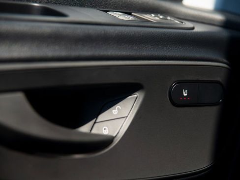 Used 2024 Mercedes-Benz Sprinter 2500 image 22