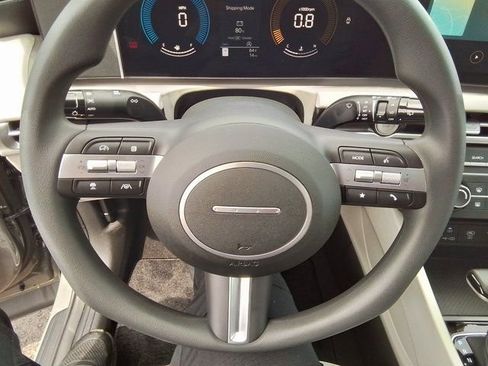 Used 2025 Hyundai Tucson SE image 11