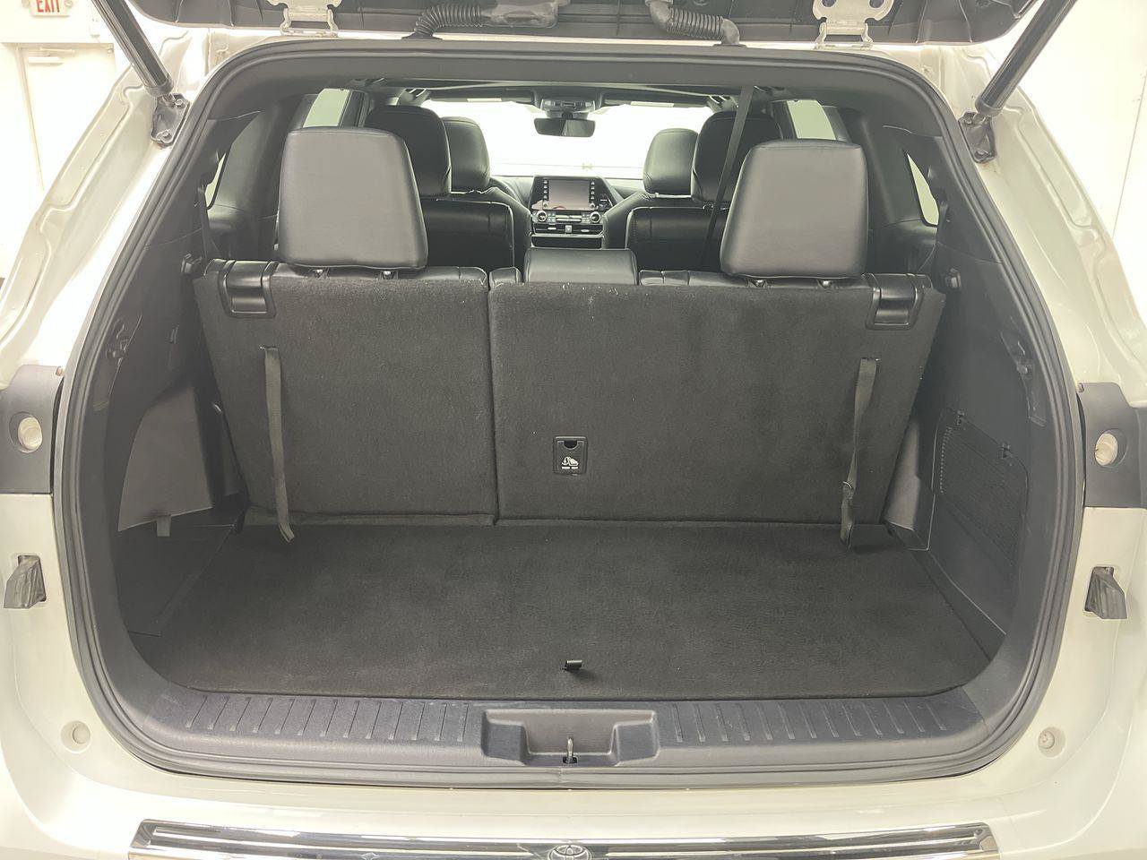 Used 2022 Toyota Highlander XSE AWD/4WD image 31
