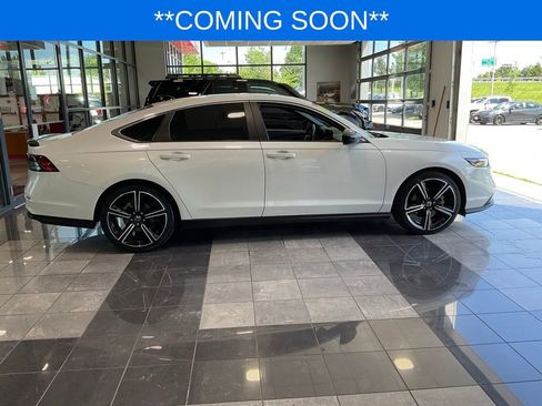 Used 2025 Honda Accord Sport image 6
