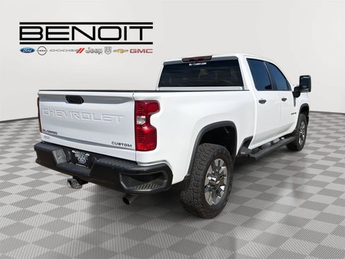 Used 2024 Chevrolet Silverado 2500 Custom w/ Custom Convenience Package AWD/4WD image 5