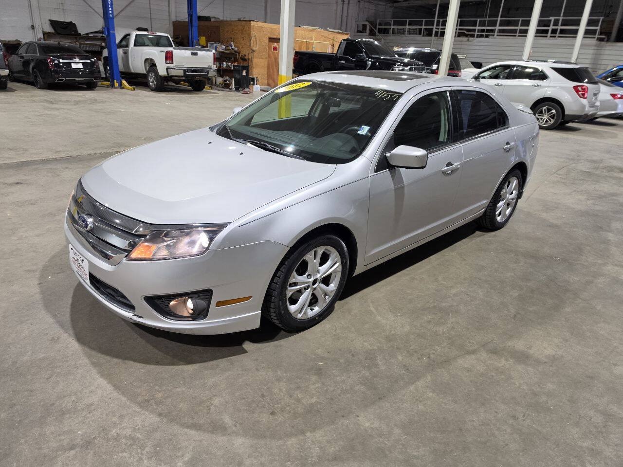 Used 2012 Ford Fusion SE FWD image 2