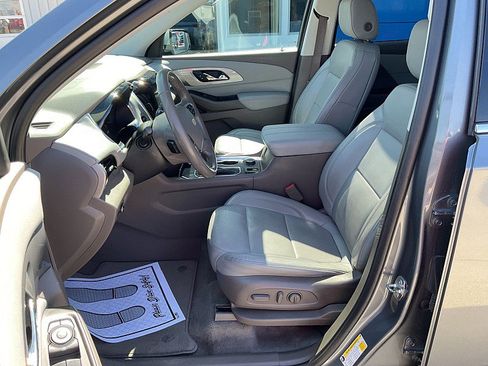 Used 2019 Chevrolet Traverse LT w/ LT Premium Package image 13