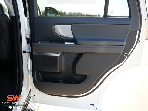 New 2025 Ford Expedition Active image 12