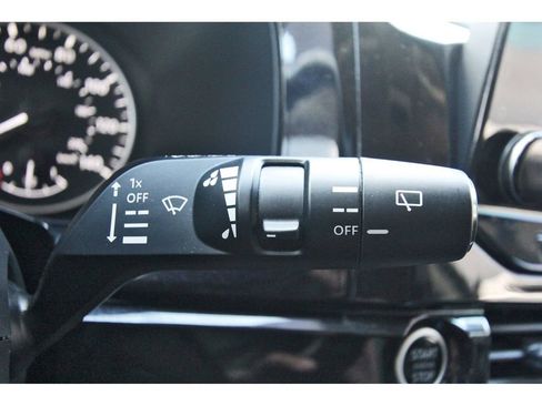 Used 2023 Nissan Pathfinder SL w/ Black Appearance Package image 22