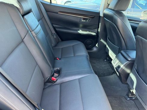 Used 2017 Lexus ES 350 w/ Navigation System Package image 32