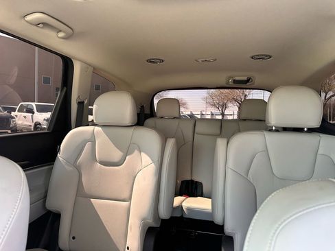 Used 2023 Kia Telluride S image 13