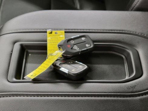 Used 2020 GMC Sierra 1500 SLE w/ SLE Value Package image 27