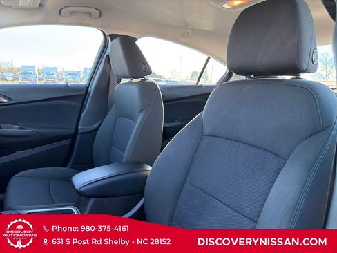 Used 2017 Chevrolet Cruze LT image 15