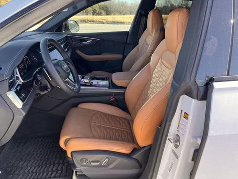 Used 2023 Audi RS Q8 image 21