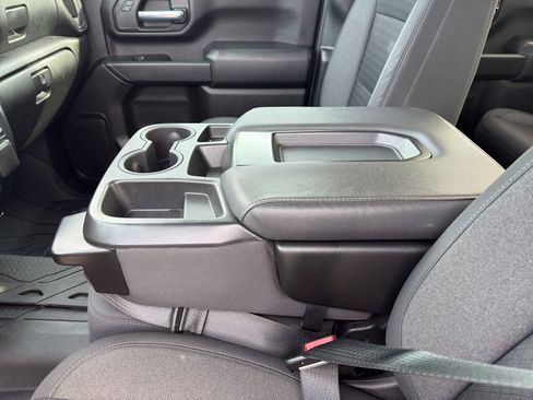 Used 2022 Chevrolet Silverado 2500 Custom w/ Custom Value Package image 16