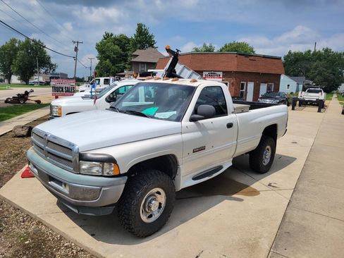 Used 1999 Dodge Ram 2500 Truck 4x4 Regular Cab image 2