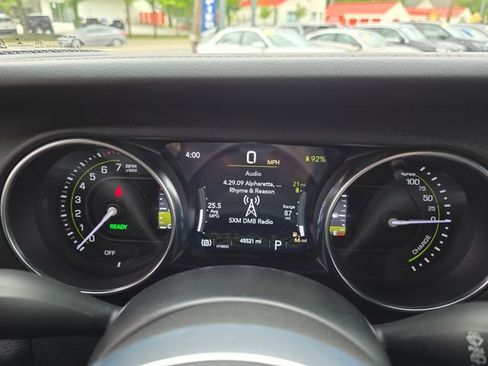 Used 2021 Jeep Wrangler Unlimited Sahara AWD/4WD image 11