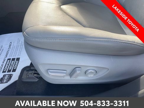 Used 2023 Toyota Highlander Limited FWD image 27