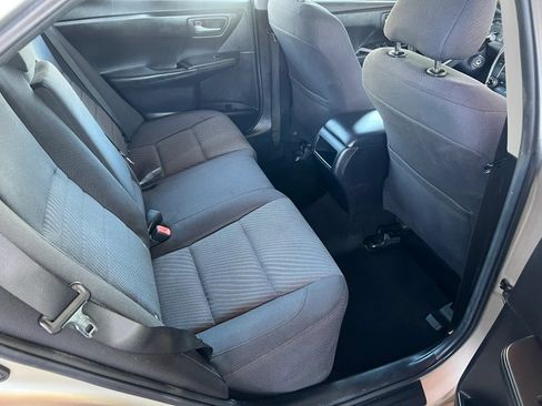 Used 2015 Toyota Camry LE FWD image 11