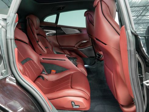 Used 2024 Ferrari Purosangue AWD/4WD image 34