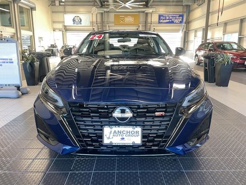 Used 2024 Nissan Altima 2.5 SR image 2