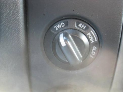 Used 2012 Nissan Titan SV AWD/4WD image 30