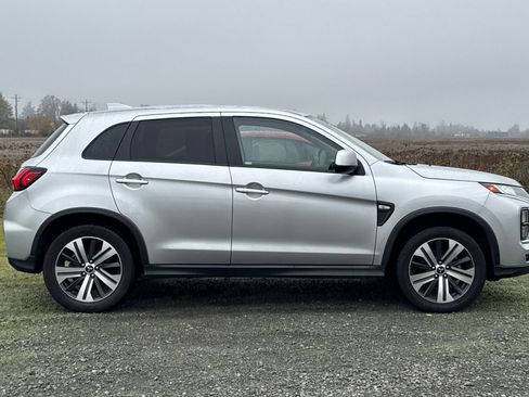 Used 2021 Mitsubishi Outlander Sport ES image 3