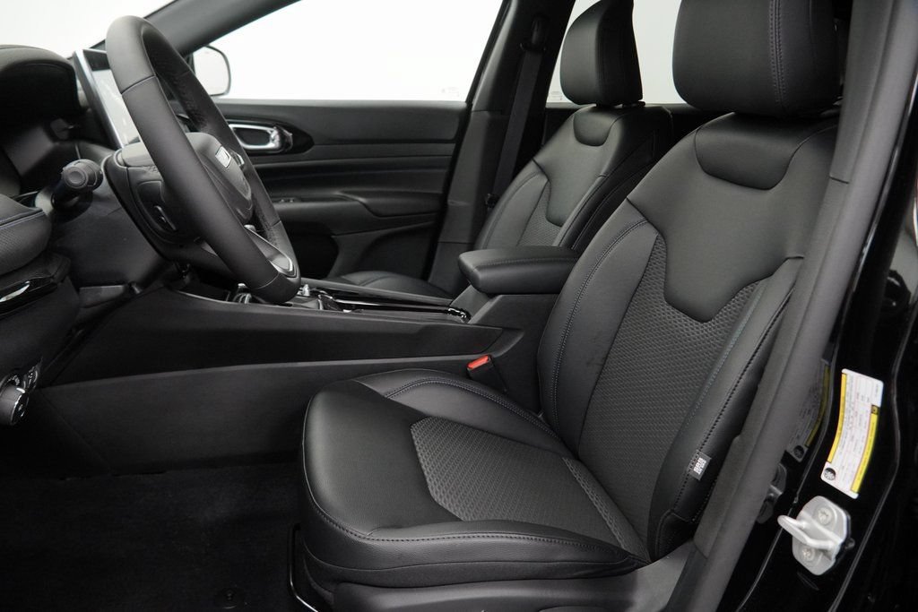 New 2026 Jeep Compass Latitude AWD/4WD image 17