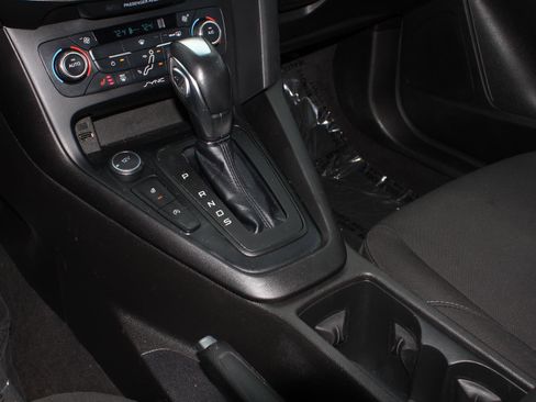 Used 2016 Ford Focus SE image 14