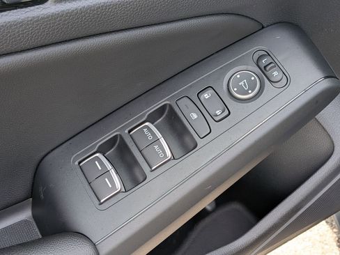 Used 2022 Honda Civic EX-L image 13