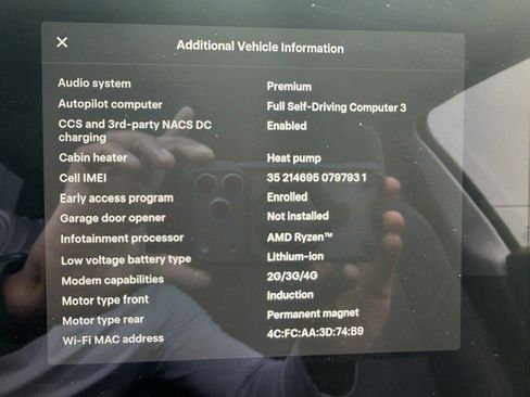 Used 2022 Tesla Model Y Long Range AWD/4WD image 19
