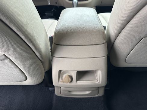 Used 2011 Hyundai Santa Fe GLS image 26