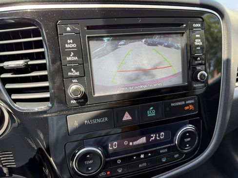 Used 2016 Mitsubishi Outlander SE FWD image 23