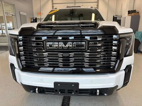 Used 2024 GMC Sierra 2500 Denali Ultimate AWD/4WD image 5