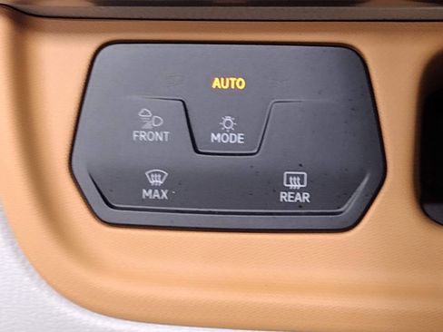 New 2025 Volkswagen ID. Buzz 1st Edition image 33