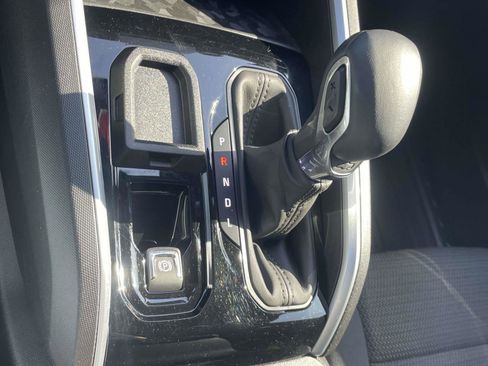 Used 2024 Chevrolet Colorado LT w/ LT Convenience Package RWD image 17