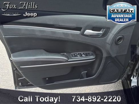 Used 2018 Chrysler 300 S AWD/4WD image 13