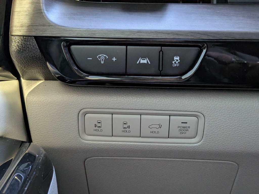 Used 2024 Kia Carnival SX FWD image 27