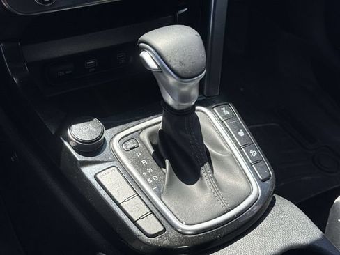 Used 2024 Kia Seltos S AWD/4WD image 16