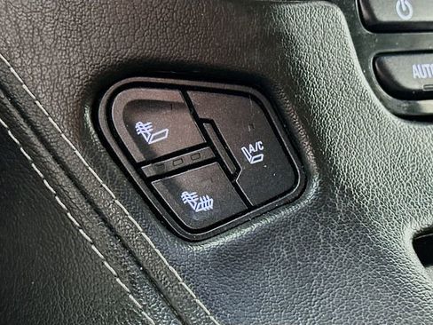 Used 2016 GMC Yukon SLT image 21