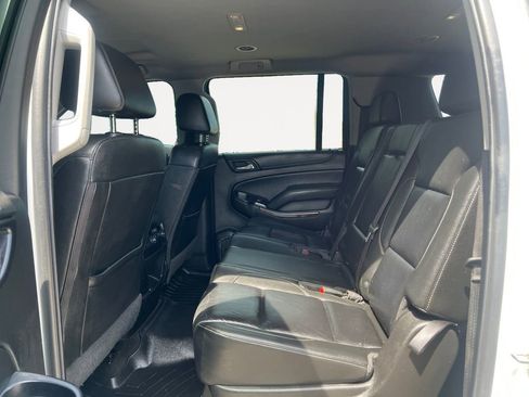 Used 2018 Chevrolet Suburban LT RWD image 13