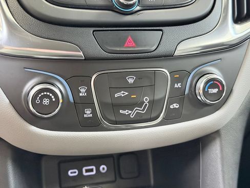 Used 2021 Chevrolet Equinox LS w/ LPO, Blackout Package FWD image 45
