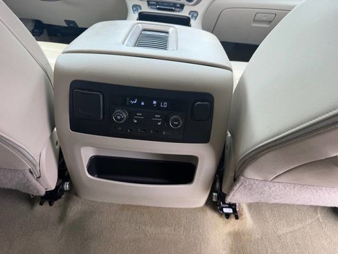 Used 2019 GMC Yukon Denali w/ Denali Ultimate Package AWD/4WD image 29