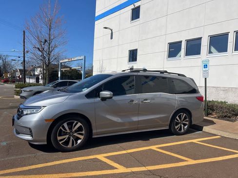 Used 2023 Honda Odyssey Touring image 4