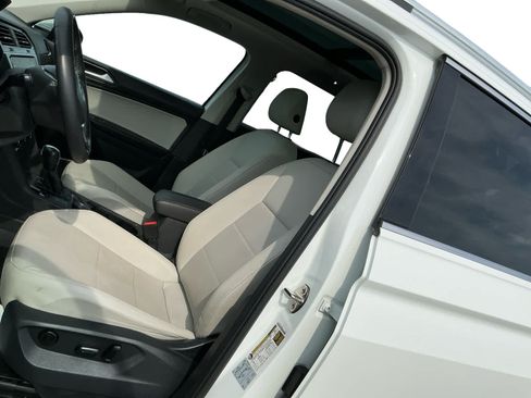 Used 2021 Volkswagen Tiguan SEL AWD/4WD image 9