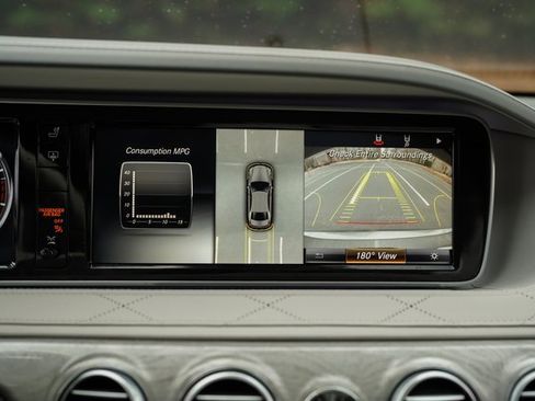 Used 2017 Mercedes-Benz S 550 Sedan image 32