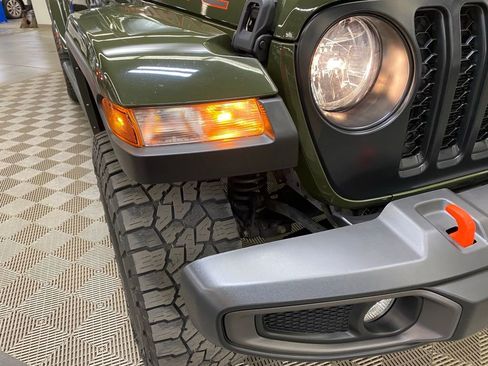 Used 2021 Jeep Gladiator Mojave w/ Cold Weather Group image 3