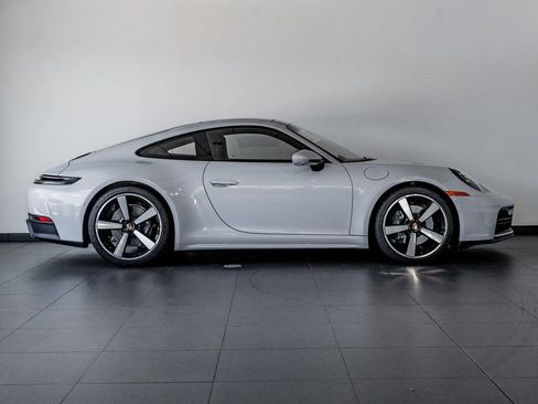 Certified 2025 Porsche 911 Carrera RWD image 8
