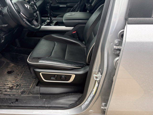 Used 2023 RAM 1500 Laramie AWD/4WD image 7