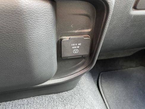 Certified 2025 RAM 1500 Laramie image 26