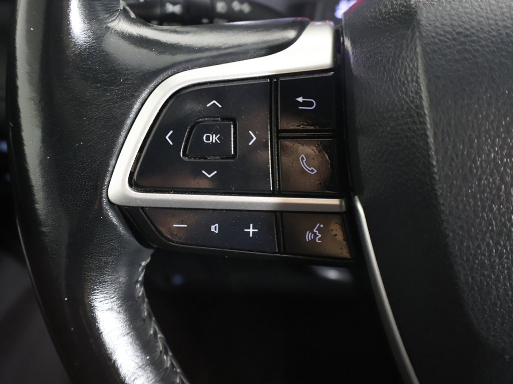 Used 2023 Toyota Highlander XSE AWD/4WD image 45
