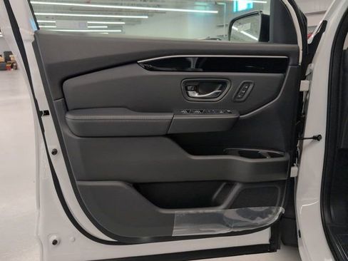 New 2025 Honda Pilot Touring image 20